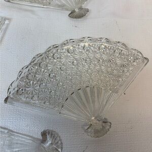 4 vintage Fenton glass fan-shaped trinket dishes or vanity trays featuring